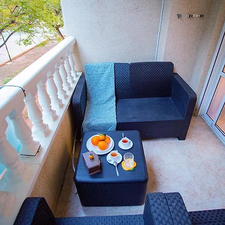 113 And Trees - Alicante Appartement *