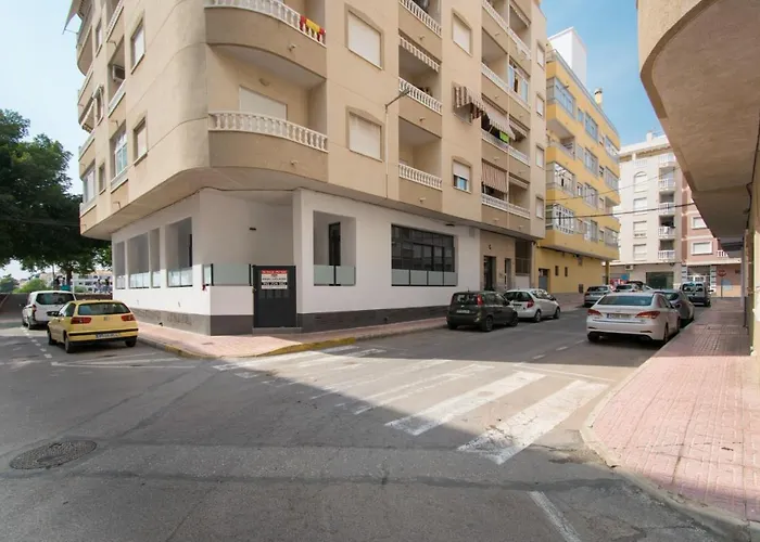 113 And Trees - Alicante Apartment
