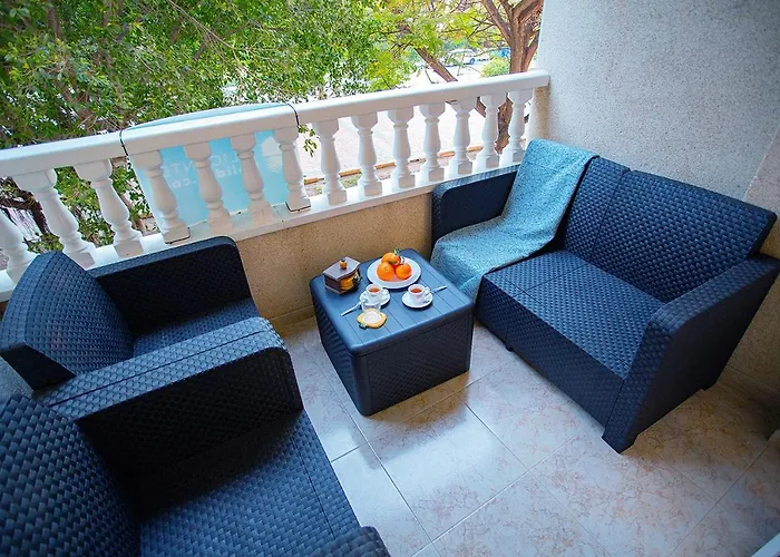 Apartment 113 And Trees - Alicante *