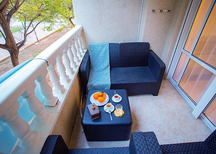 113 And Trees - Alicante Apartment *